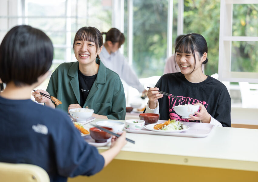 授業で疲れたら、お昼休みはリフレッシュの時間